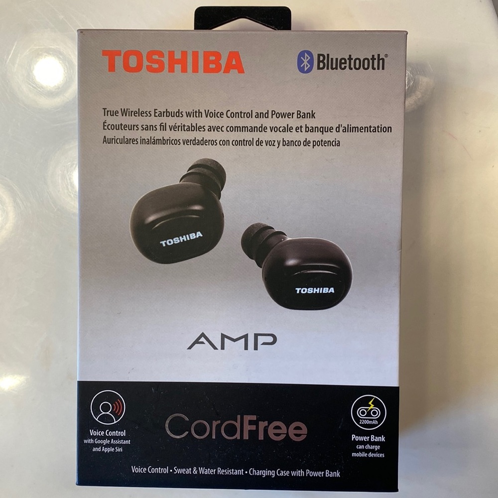 Toshiba Bluetooth Earbuds. Voice Control Charging Case w/ Power Bank New in Box